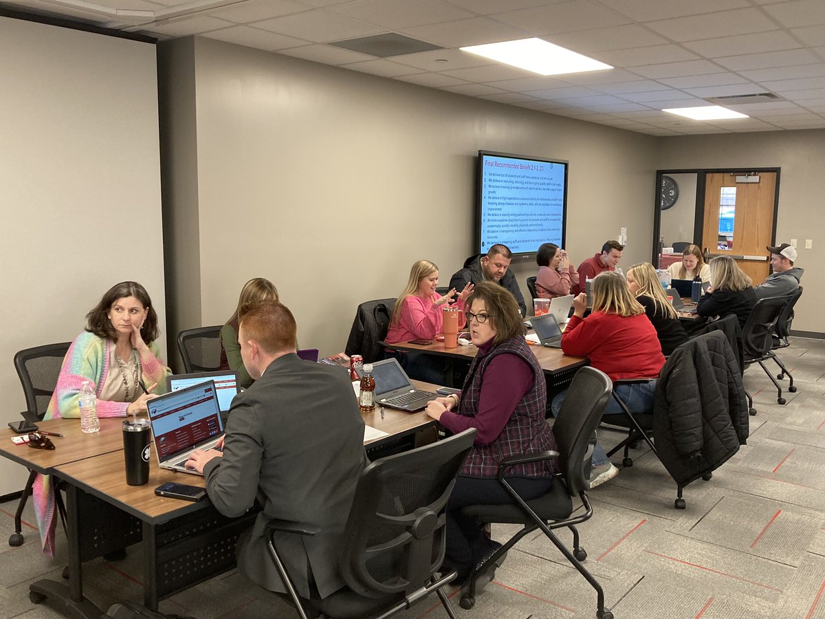 KDFIREDUP's tweet image. Amazing energy, positive conversations and tremendous progress tonight with the Southern Boone R-I SD CSIP team. This 45 member team was on🔥🔥tonight. #WeGetTo #Energy #carpediem #team #chasinggreatness @SoBoCoSchools