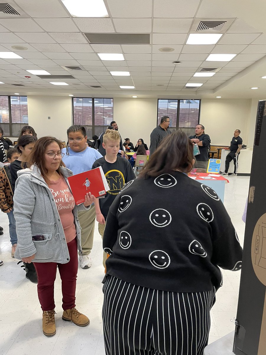 We are so thankful for our Novillero families joining us to celebrate #WorldReadAloudDay. The Parkland Learning Community came together to share their love of reading and bookish things. <a href="/reynahustles/">Dr. Angela Reyna</a> <a href="/catherinedoc12/">Catherine Kennedy</a> <a href="/YISDLibServices/">YISD Library Services</a> <a href="/JMacias_CI/">Jessica Macias</a> <a href="/karroyos_MS/">Karina Arroyos</a>