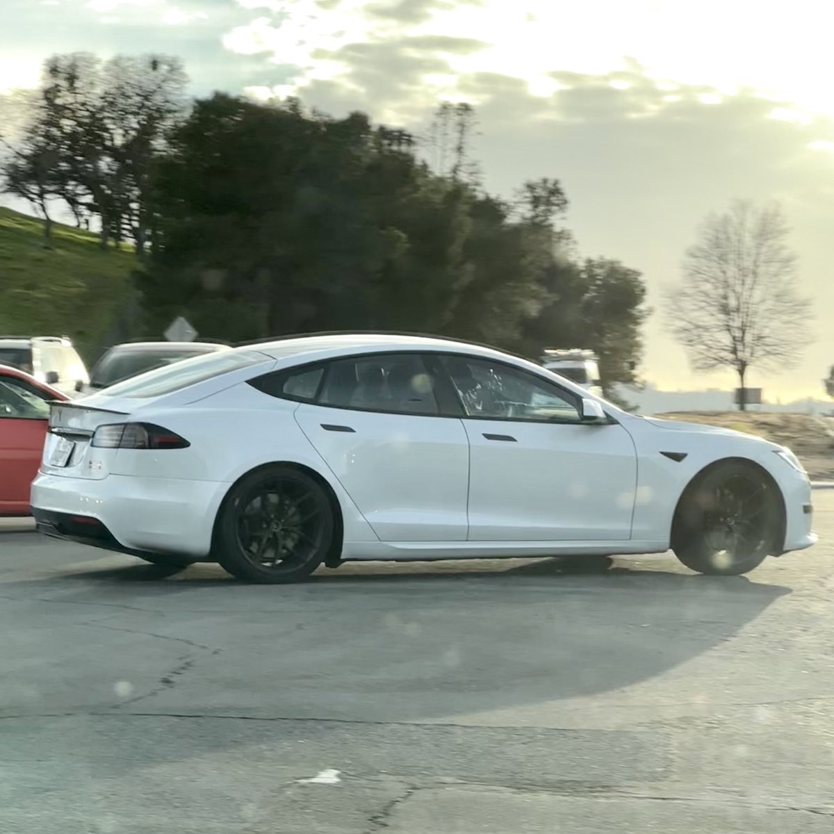 klwtts's tweet image. What is this!? 👀 #ModelS #ModelSPlaid #PlaidPlus