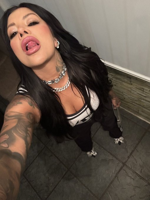 Esta foto se llama: esc&uacute;peme en la boca MEOOOWWWW  (&iquest;Ser&aacute; que despu&eacute;s debo pedir disculpa por este tweet