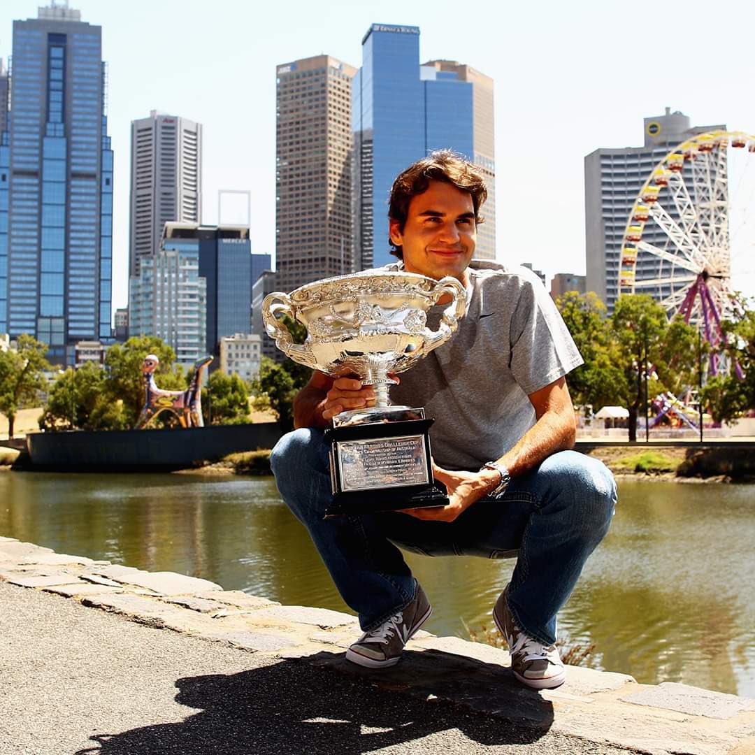 danicara77's tweet photo. Happy #FedererFriday 😎
Melbourne Memories ❤️🏆🇦🇺☀️🎡
#RForever 👑
#FedererFriday https://t.co/W9CLUj2f9z