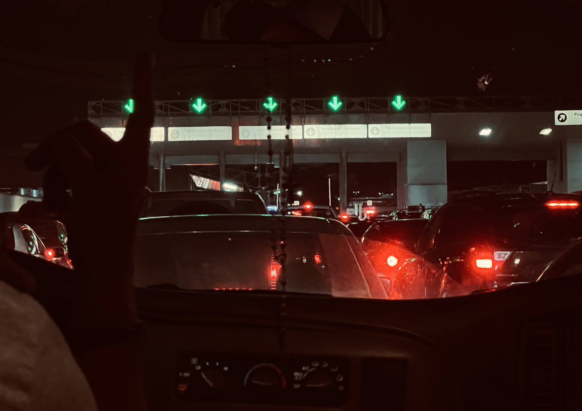 ItsMeArly's tweet photo. Traffic https://t.co/DPGsoKo3rd
