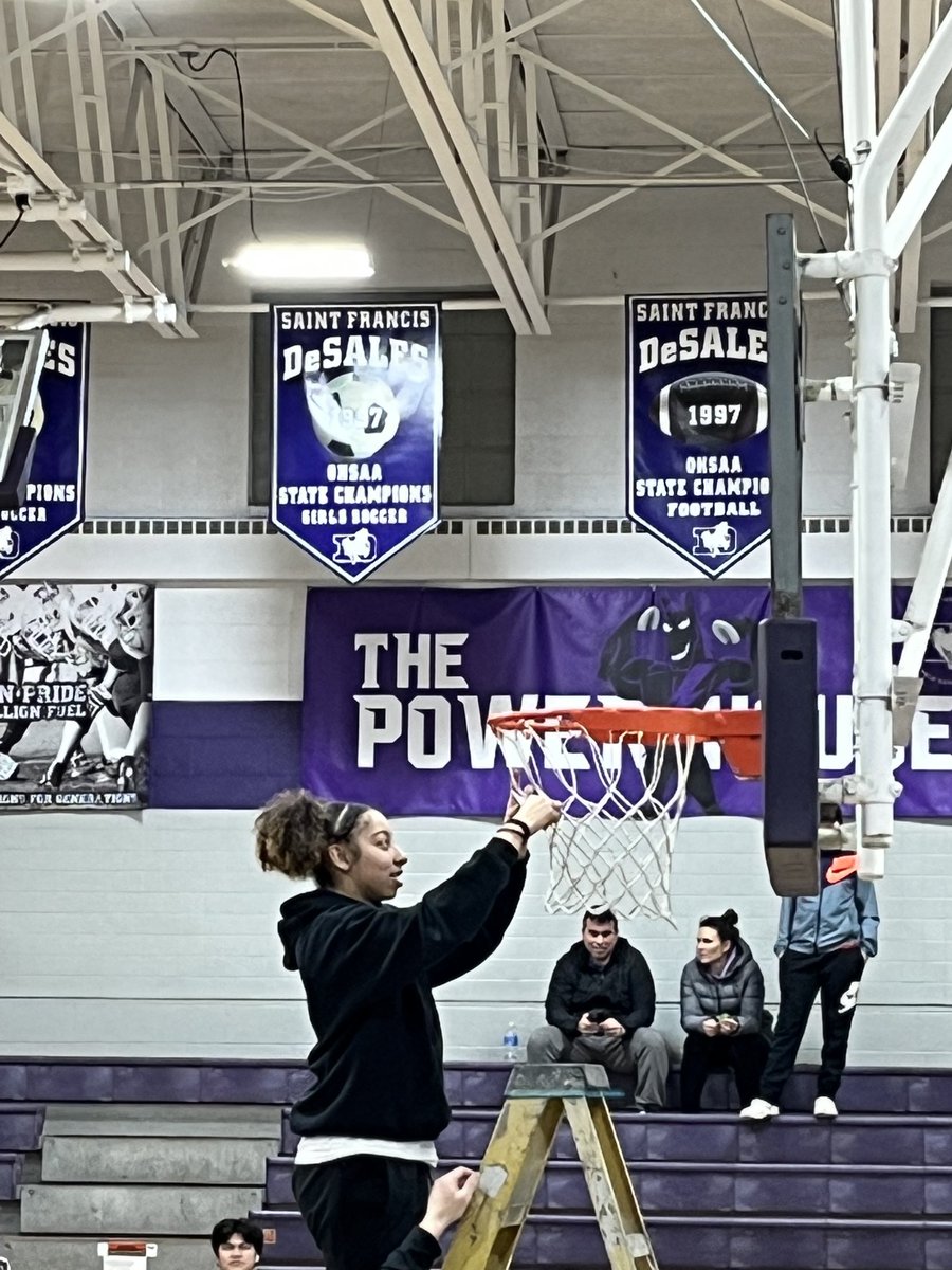 SFDPrincipal's tweet image. Great night to be a Stallion ! Congratulations to Coach Erick Herzberg and our Girls Basketball Team for capturing the Central Catholic League Championship tonight.  One more regular season game and then onto the tournament. 
#StallionPride #Tradition