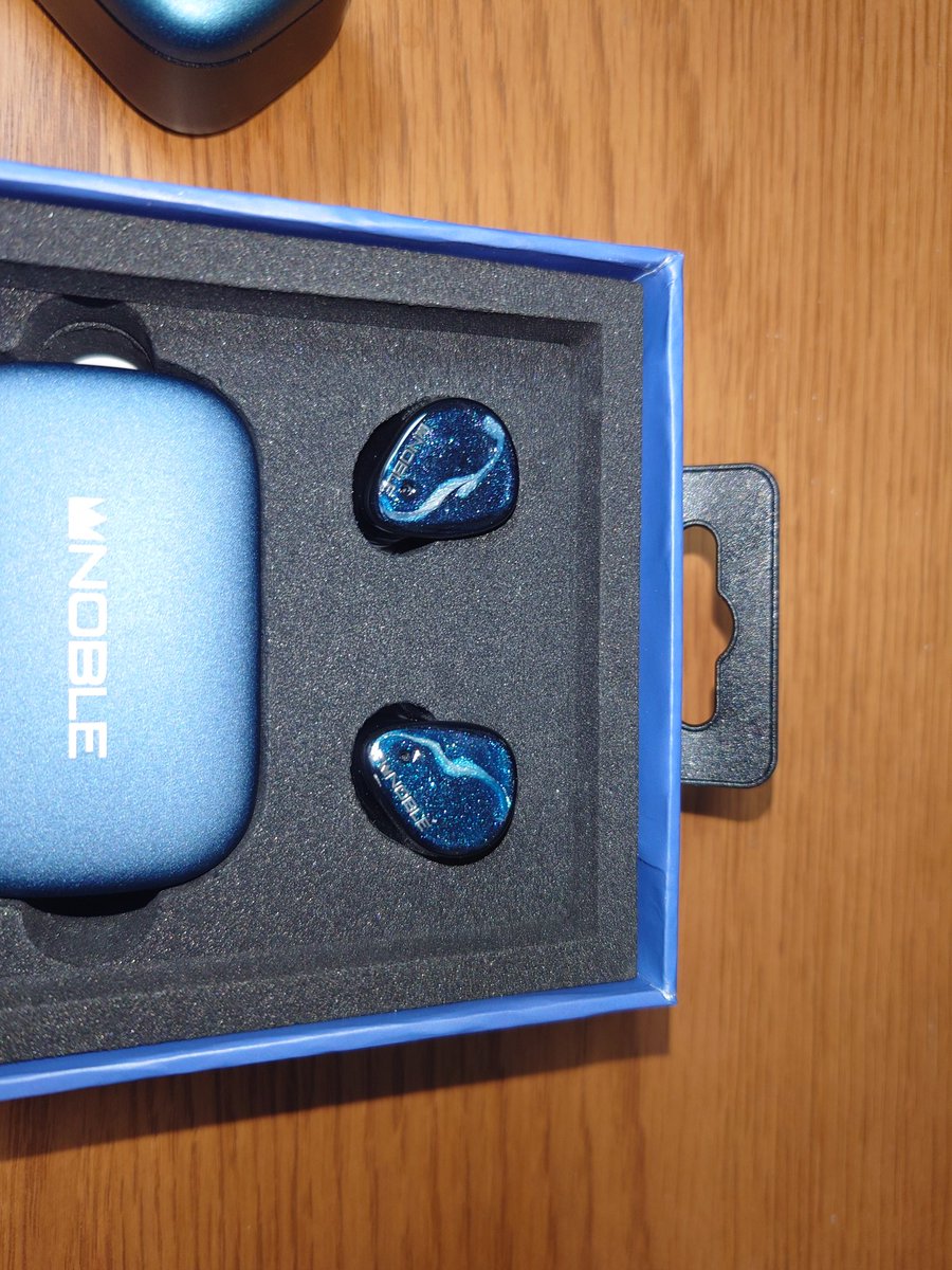 4BPM_EE's tweet photo. Noble audioのFoKus Mystique
在宅勤務だから到着して早速セッティング、デザインは単純にカッコいい、ファームの更新来ているので更新しておきましょう https://t.co/hll8gm9kCl