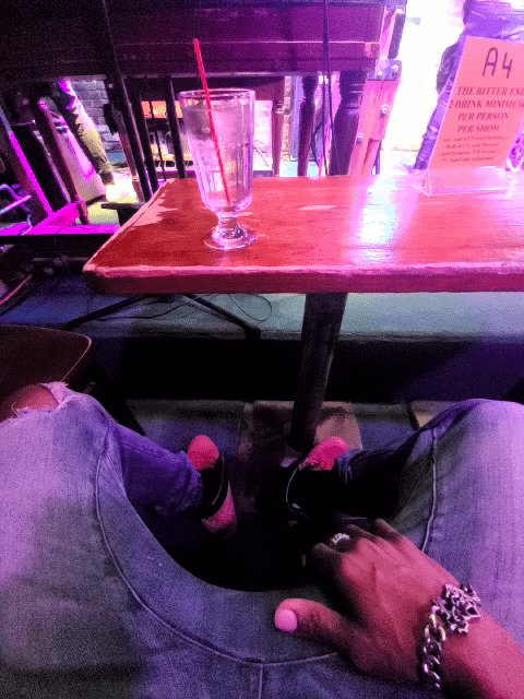 ZAGREUSbonez's tweet image. THE BITTER END: Table for 1, front &amp;amp; center. 1 of my best friends is 'bout to 💡 the place on 🔥🔥🔥. The city is sloooowly coming back to strength,  so now I can get back on these live spaces where summa the most unfiltered talent gets it in. 🥳🙏🏾 #livemusic #forgiveness #frace