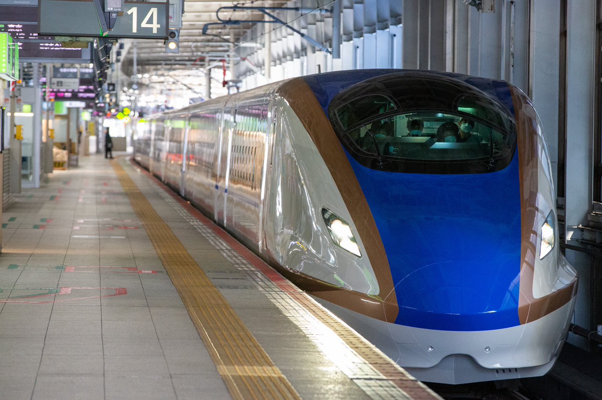 namida2289's tweet photo. 2023年1月上旬
神戸の川崎車両より運ばれてきた30番代最後のE7系F39編成

港から無事運ばれ、

1月下旬に本線に出てきました！

ダイヤ改正で上越からのE2撤退でE7系での統一
E7系の増備もそろそろ終わりですね！ https://t.co/3ZhprMTX6W