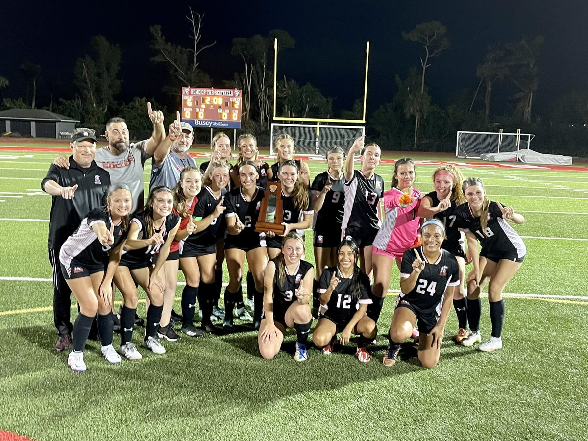 EcsGirlsSoccer's tweet photo. District Champions!🏆 https://t.co/tmSUpkcw4J