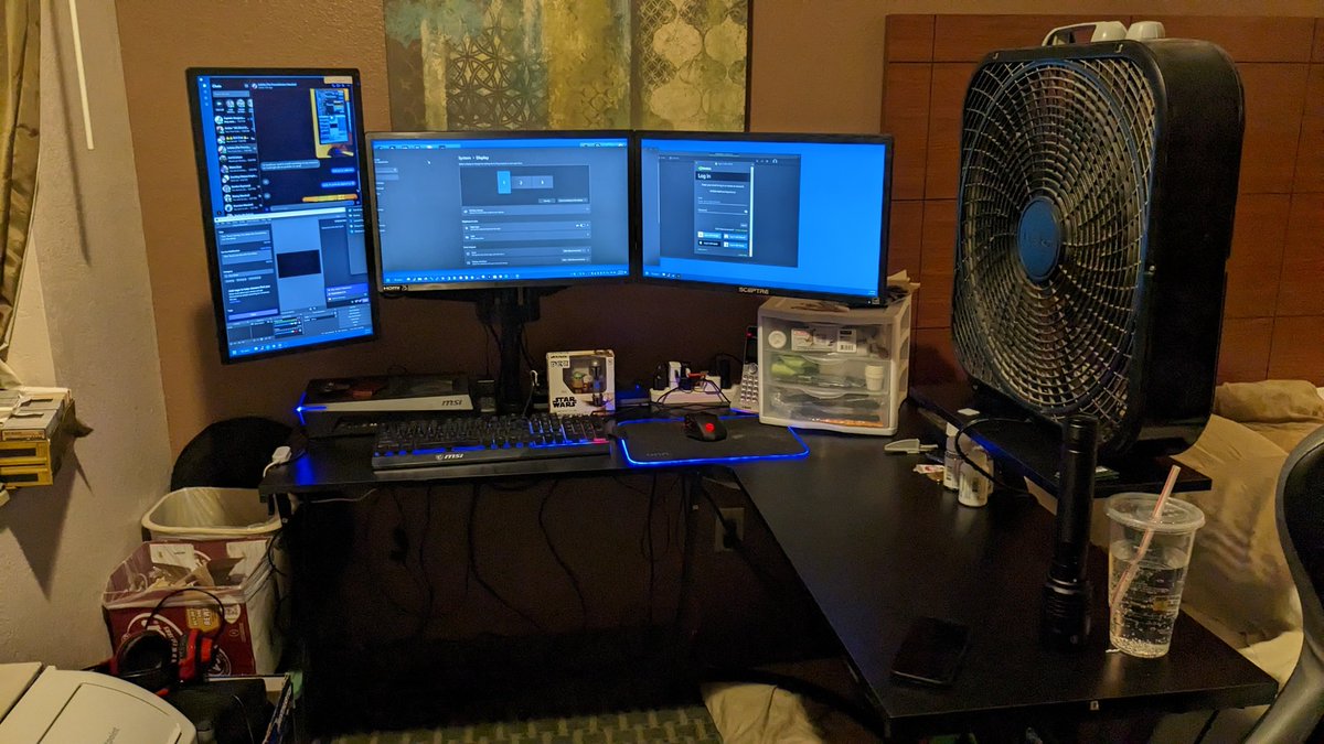 leotterterry's tweet image. How it started, and how it ended. #3rdMonitor #TripleMonitor The first stage of my year long plan for an epic workstation.