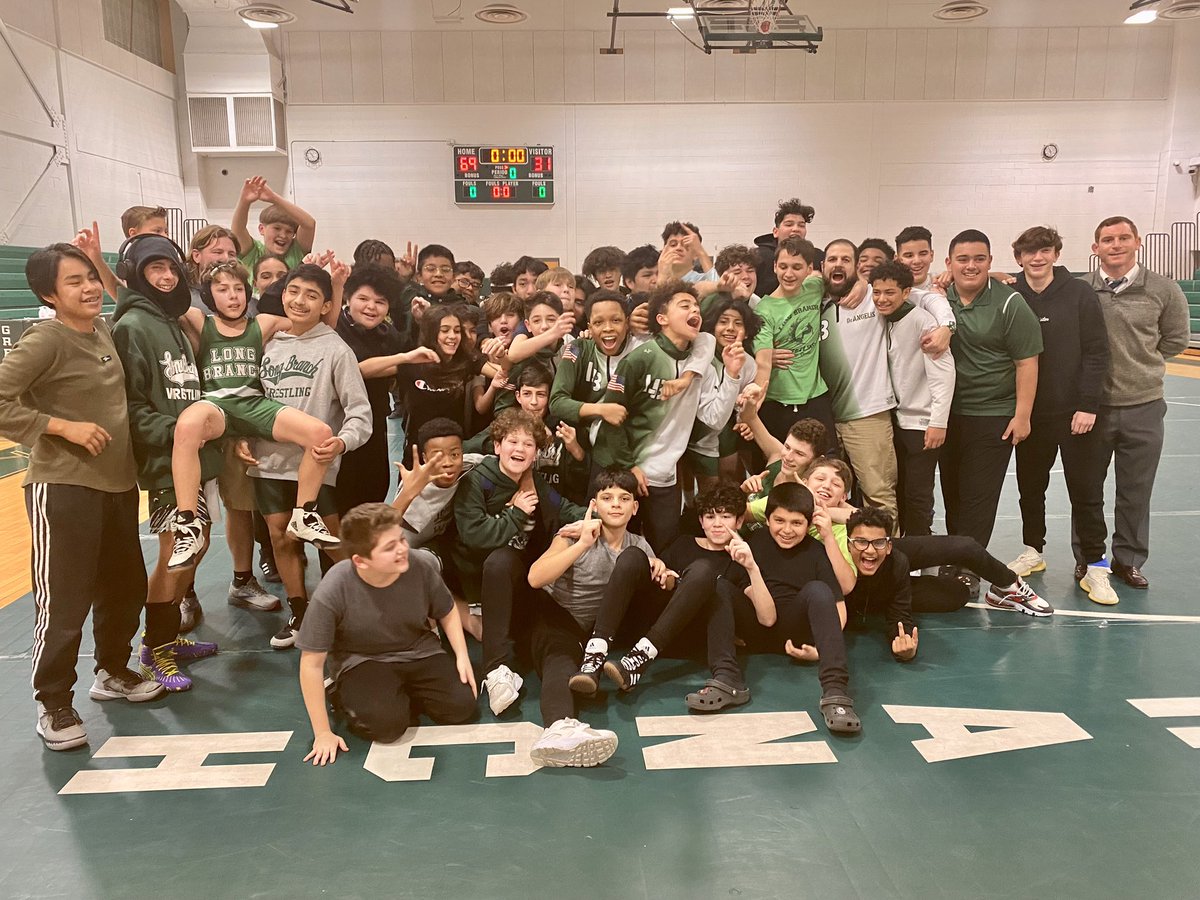 Great way to end the dual meet season at home in front of the Green & White faithful!  Thank you to our families, fans, teachers & administration  for their support!  #1%better #LBtogetherwecan @LBMSthree @WAVEPRIDE @jcgeorge27 @Billythekid174 @coachdcornell