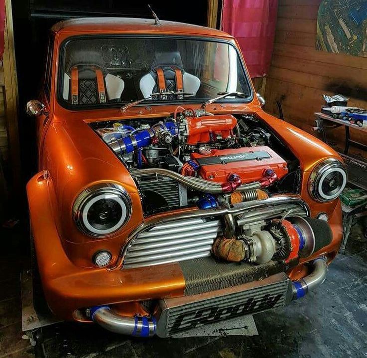 This #AustinMini is a mix with a B16 #Honda VTEC 1.6 liter Turbo engine! I think she flies rather than rolls on the road!
💥⚡️💥🔥🚀🏴󠁧󠁢󠁥󠁮󠁧󠁿🏁