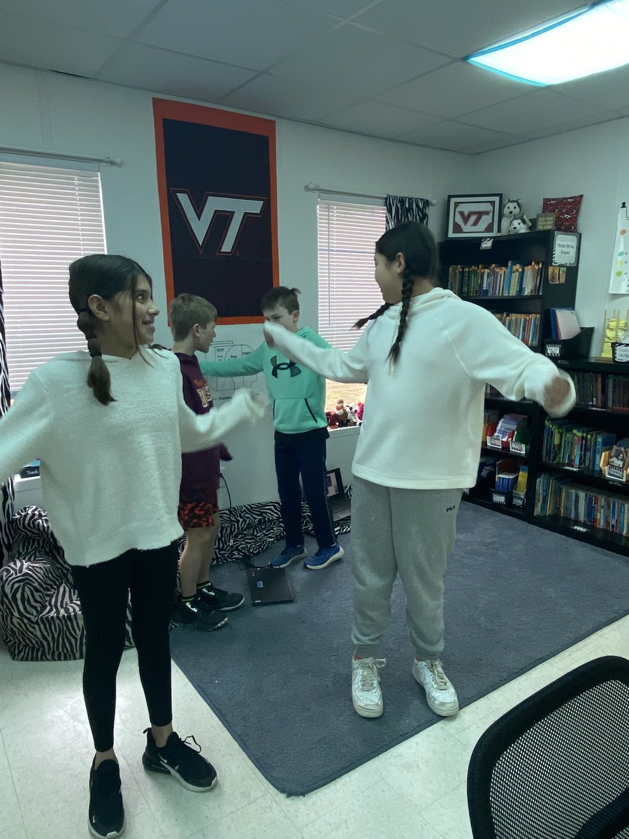 Portersposse's tweet photo. Insulators or Conductors movement learning….hope it “sticks”! 🤪 #porterspossee @OldHundredES @GR_Fit4Kids https://t.co/TcfpfyKRvu