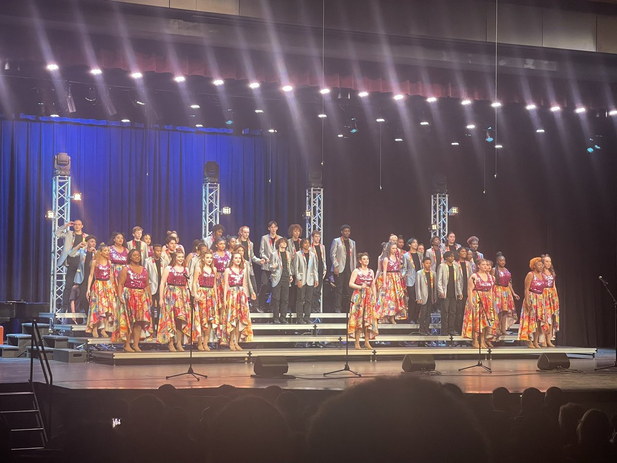 Show Choir Review this evening with Belzer Sound-Sweets &amp; The Central Sound! The talent, the show and the action was amazing!!! Very proud of our students! #LCShowchoir🔥🔥🔥