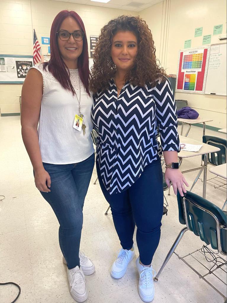 browneducates's tweet photo. Heritage Middle School Exceptional needs teachers and paras are (twining) and dressed for success daily to support and inspire students with exceptional needs.😊 https://t.co/w2sF4cPX2L