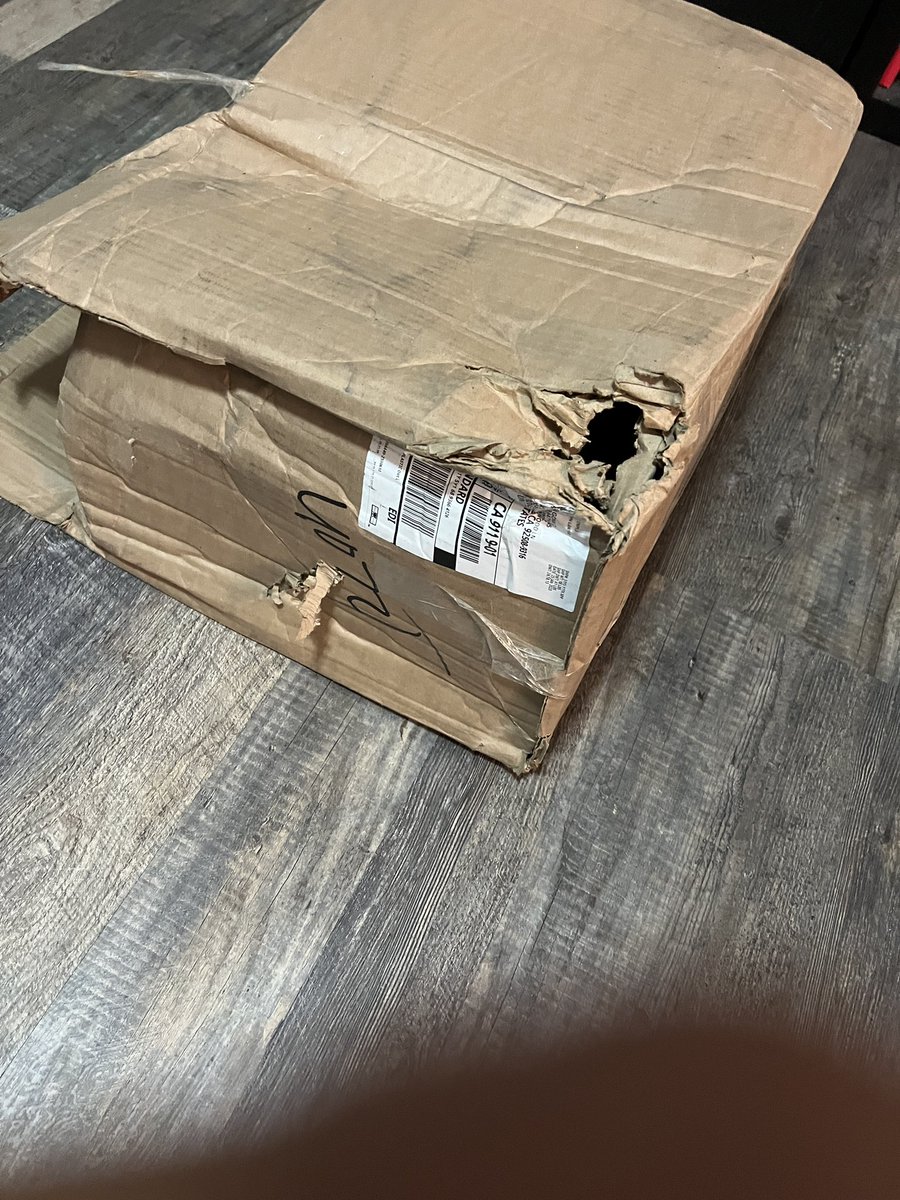 bam_j5's tweet photo. @UPS @lifetimemoments thanks for delivering my package in such a great condition! 🥲🤦🏻‍♂️ Even being 3 days late too!
#missingmorethanhalftheitems #damaged https://t.co/3HcNTinGam