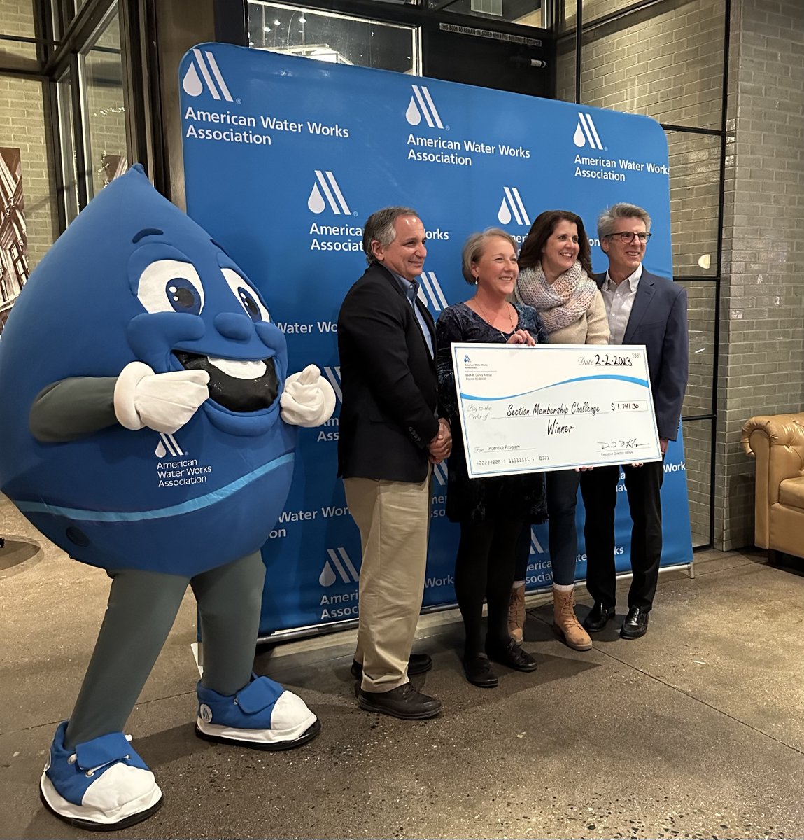 VA_AWWA's tweet photo. Excited to receive the AWWA membership award for over 5% membership growth in 2022. Virginia Section members rock #sectionsharing #vaawwaforthewin #membershipsummit https://t.co/ly4nS9akin