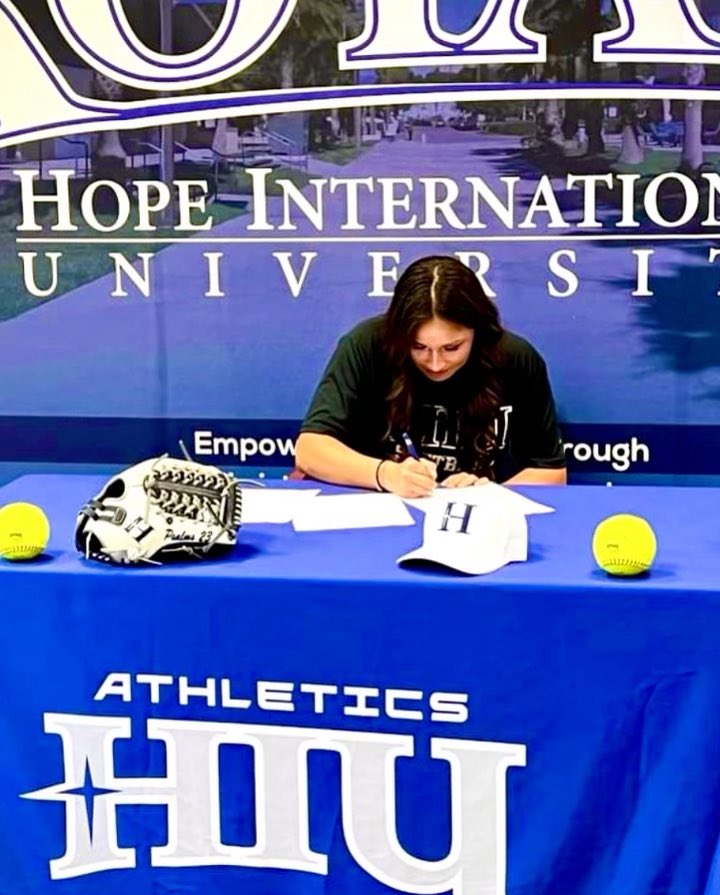 Congratulations to <a href="/Katthehuricane/">Katrina Rodriguez</a> and her family for signing her NLI to Hope International University!!