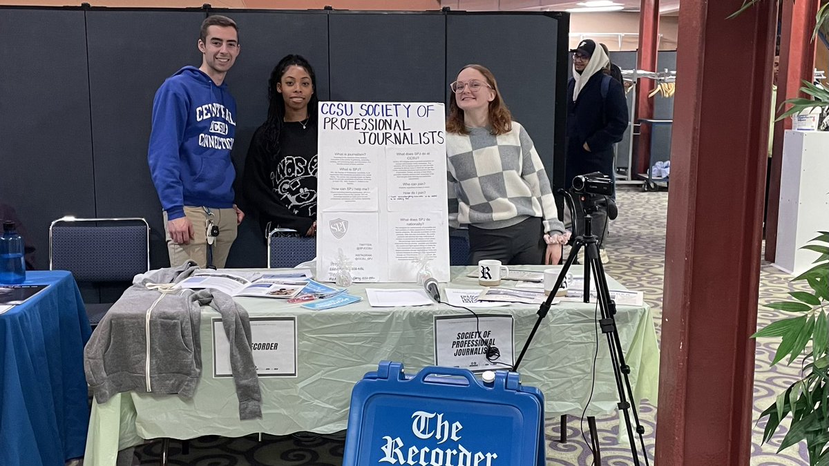NBlair_'s tweet photo. Let students know what the @SpjCcsu organization is about, got to know what made students interested in journalism and had some laughs at the club fair at Central Connecticut State University tonight. https://t.co/sAMEwG9X0B