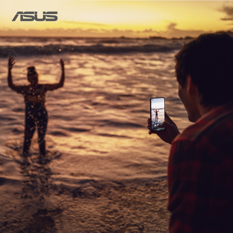 ASUS's tweet photo. Beach, partner and #Zenfone9.
Enjoy the best things in life.
#CompactSizeBigPossibilities