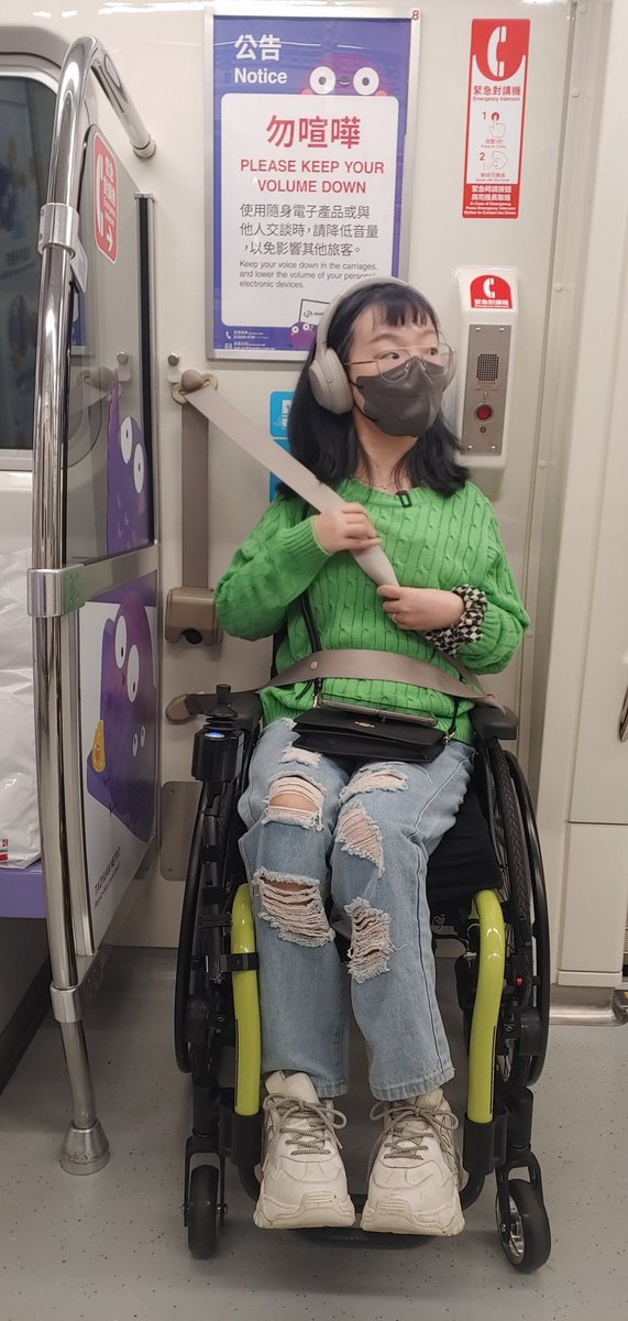 대만 지하철 잘돼있네... 
낮은 티켓 창구 문의 창구 공중 전화와 개찰구
엘리베이터 내리면 바로 장애인석 칸
휠체어가 어떻게 탑승하면 될지 안내문
직관적인 안전벨트

하면 되잖아.. 할 수 있잖아..