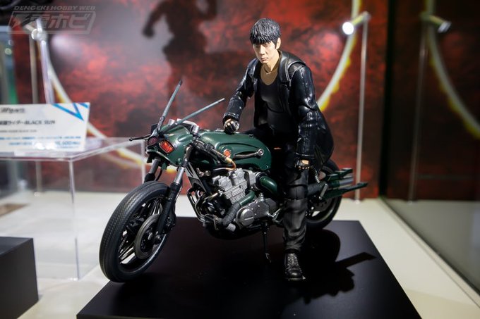 購入廉価 (非売品)仮面ライダーBLACK SUNスタッフジャンパー ブラック