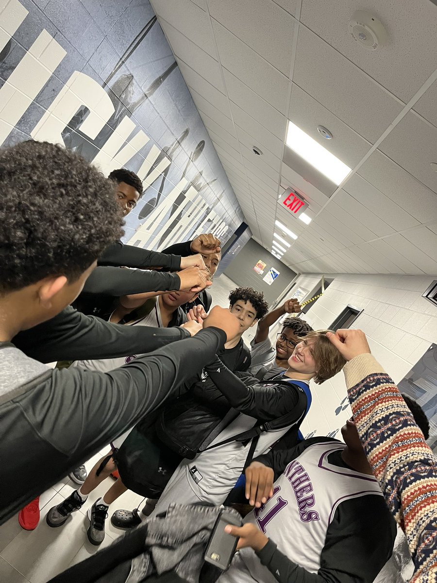 WilliamsJr_24's tweet photo. Great win by 8C .. way to play Hard and never give up! MRJH Next Round ‼️
#PantherPride #ThePantherWay #EOSTournament
🔥🔥 https://t.co/w8RTbZfNAC