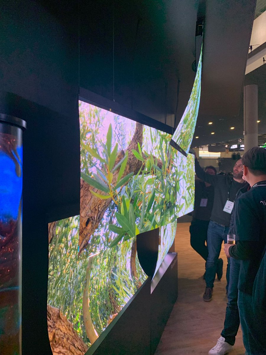 Sparq_live's tweet photo. Another fantastic day at #ISE2023 yesterday in #Barcelona. The team explored some cool immersive spaces, tracked projection mapping and more #LED than you can imagine!
Check out some of the incredible tech below ⬇
#EventProfs #TechnicalProduction #LiveEvents #SparqFeed https://t.co/A1KWEF2JRe