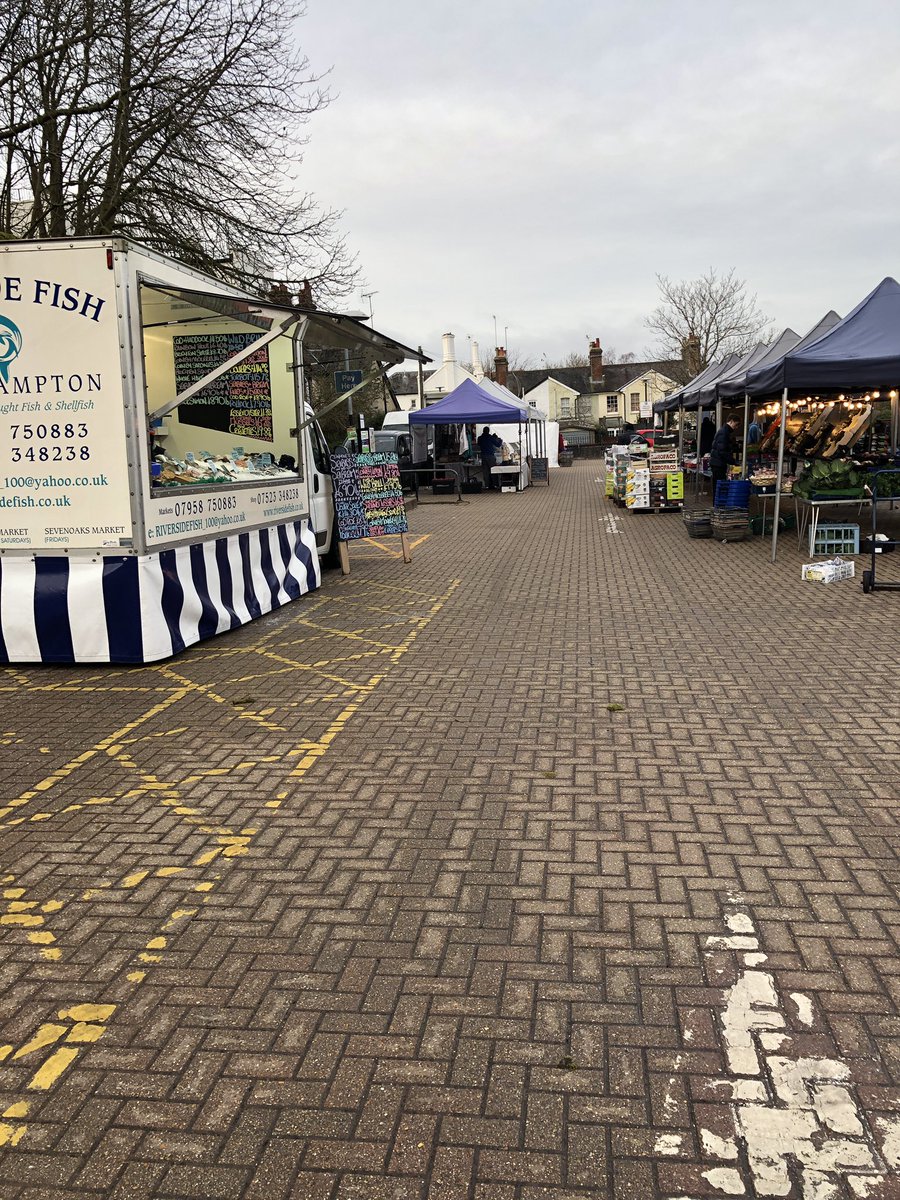 #friday #February setting up for the market @stmartinswalk new month new stalls come and say hello to Brown Bread and Blue Tree Kitchen 👋🍅🐠🌺 @MoleValleyDC @HelloDorking @MoleValleyChamb @marketsmatter