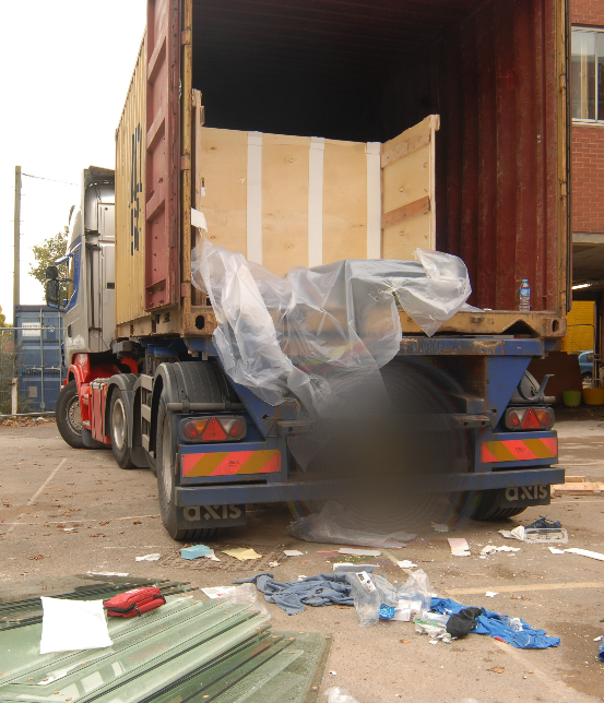 TheFabricator2's tweet photo. Man Died Unloading Glass – 17 Panes Fell On Him
A director has been given a suspended prison sentence and two firms have been fined after a worker was killed when glass panes fell on top of him while unloading a shipping container from a lorry.  ⏩https://t.co/0WYqixDeZV https://t.co/lG8agl5gyh