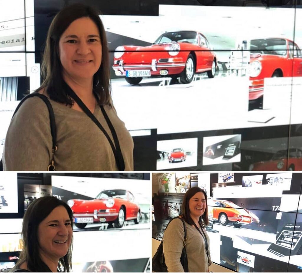 dschortsch's tweet photo. I am still convinced, that this red beauty would suit us perfectly @porsche.museum  #porsche #911 #porschemuseum #memories #illbeback https://t.co/T3c5fmcF00 https://t.co/uEJkNICqQ2
