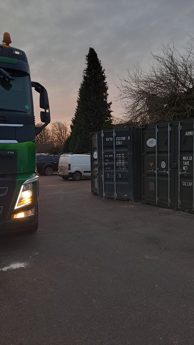 ShireToilet's tweet photo. early start down to Northampton this morning with another 20ft store 👇 

#securestore #container #northampton #delivery #onsite #construction #shirehiabhire #shiretoilethire #shiresomuchmore https://t.co/tVmGJQE1x4