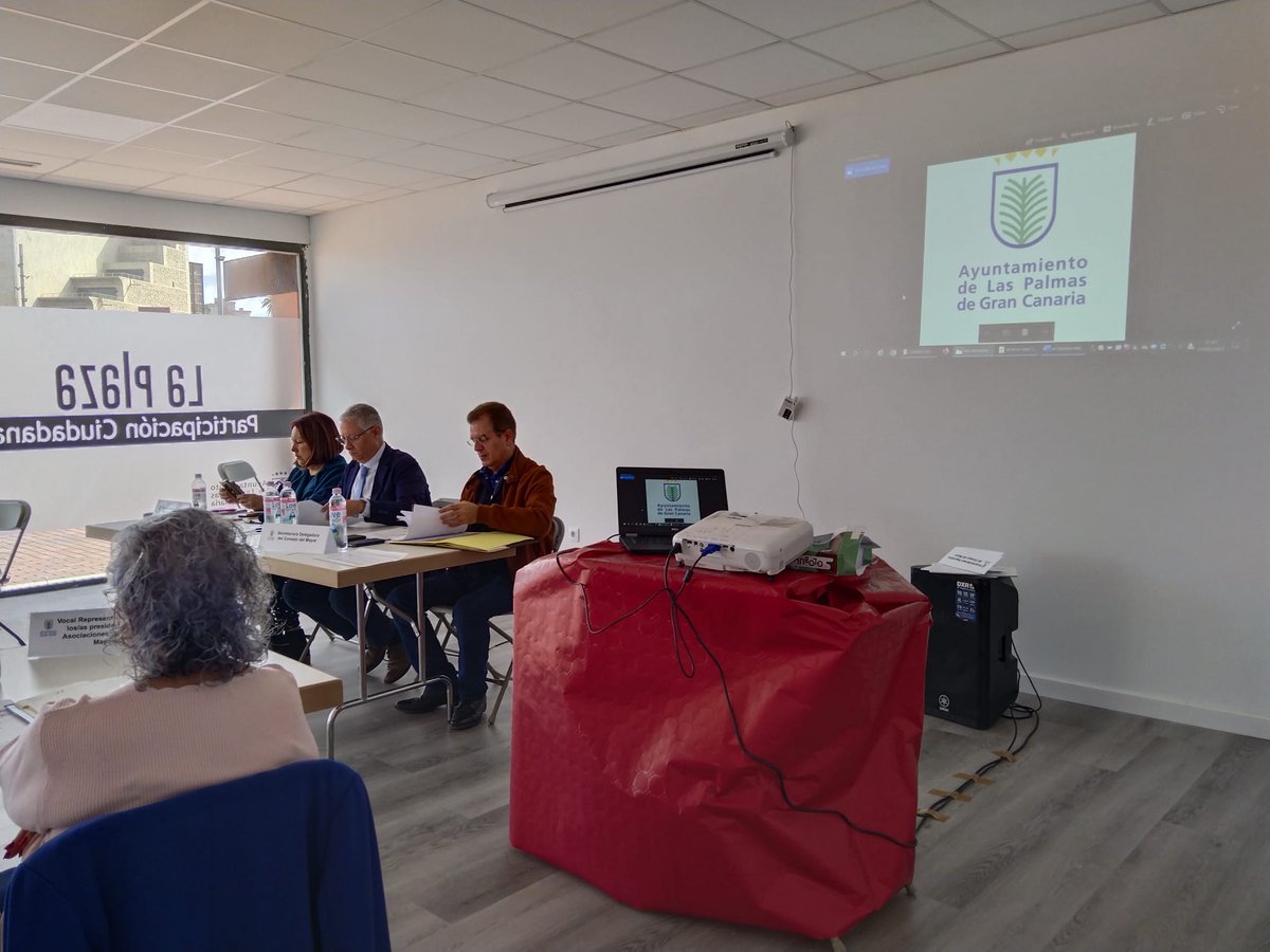 La Concejalía Delegada de Participación Ciudadana, celebró el miércoles 1 de febrero, en el centro local municipal "La Plaza", una nueva sesión plenaria del Consejo Municipal del Mayor.

#ParticipaLPGC #ParticipacionCiudadana #consejodelmayorlpgc #EscuelaDeCiudadanía