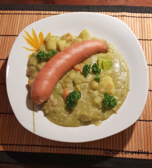 Jetzt in der kalten, ungemütlichen Jahreszeit greifen wir gerne zu deftigen Suppen und Eintöpfen. Dass man dazu nicht unbedingt Dosen aus dem Supermarkt-Regal verwenden, beweist mal wieder unsere Rettungstruppe "Wir retten, was zu retten ist".

wassersch.eu/corumblog/2023…