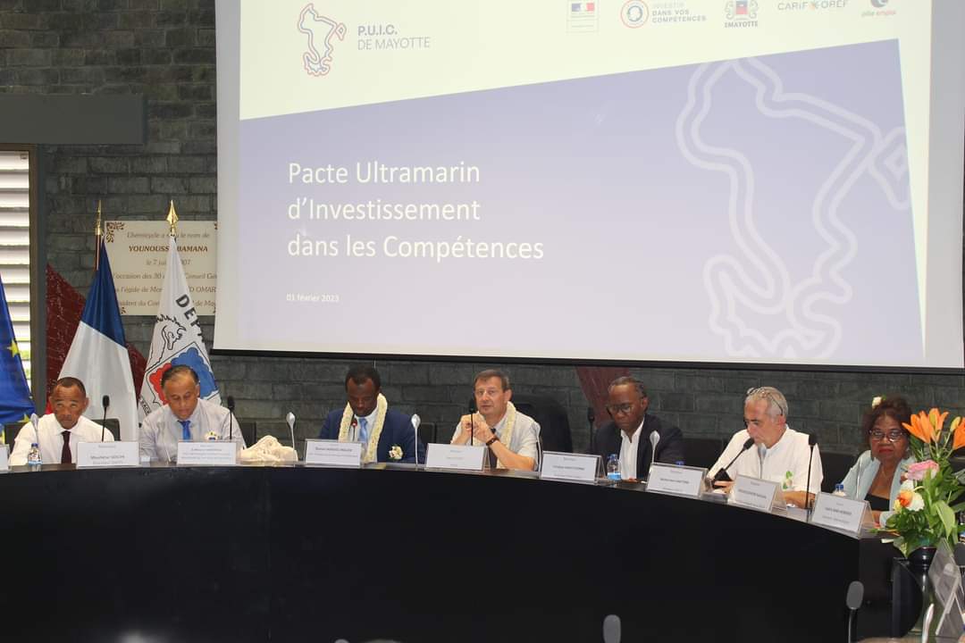 KuolaG's tweet photo. #PE, le #CD, La DEETS, et le préfet de Mayotte, la PLIA, partageant le bilan de 4 années de #PUIC à Mayotte https://t.co/12BfjftyYi