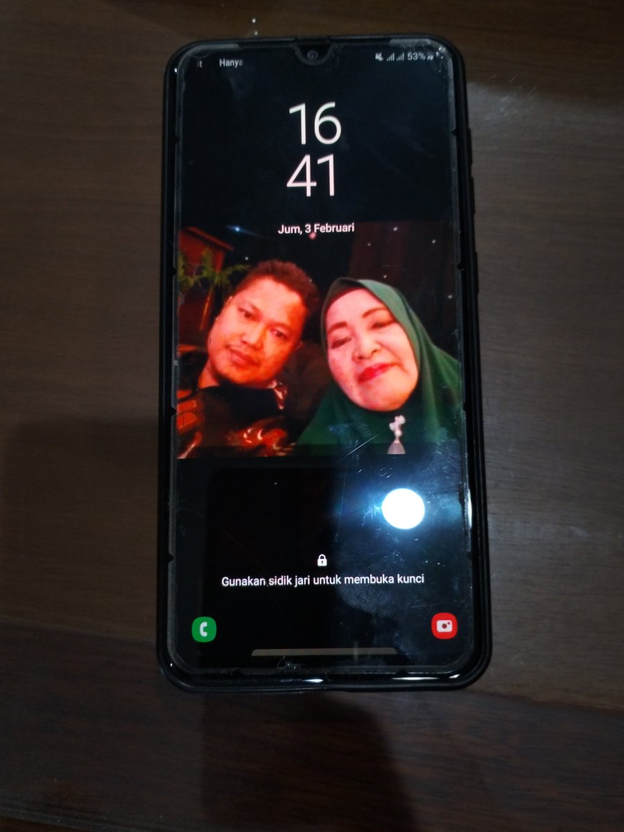 Telah ditemukan hp di sekitar BTP. Bagi yang merasa kehilangan silakan DM, CC <a href="/makassarINFO/">makassar info</a>