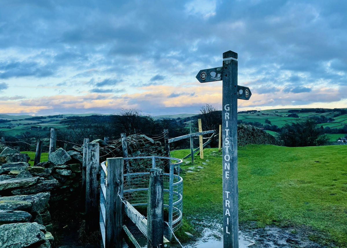 SCJmurphy's tweet photo. #KerridgeRidge #Cheshire  #fingerpostfriday https://t.co/wRZV771fJs