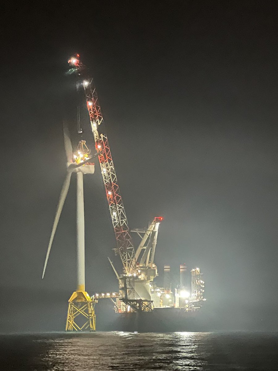 SiemensGamesa's tweet photo. A momentous occasion in Taiwan!
👩🔧We have just installed the final turbine at the Formosa 2 offshore wind project in the Taiwan Strait. All 47 units of the SG 8.0-167 DD turbine have now been successfully #WindNow https://t.co/EYT7gI1RQe