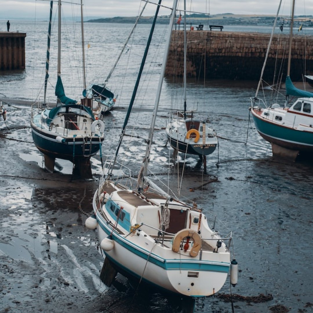 "Relying on God has to begin all over again every day as if nothing had yet been done.”  C.S. Lewis

#fridayinspiration #prayer #morningprayer #dailyrhythms #247prayerscotland