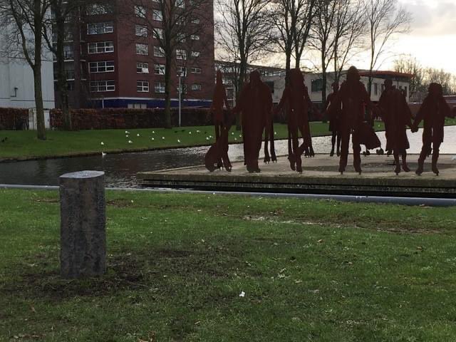 wnm1953's tweet photo. In de wijk Pendrecht in R'dam is maandag 30/1 een gedenkzuil geplaatst
vanwege de Watersnoodramp uit 1953. Deze gedenkzuil maakt deel uit van het
project bedacht door Koos Hage, zelf overlevende van de #Watersnoodramp.
https://t.co/DIzskQTGqE https://t.co/PhZxTHu7rI