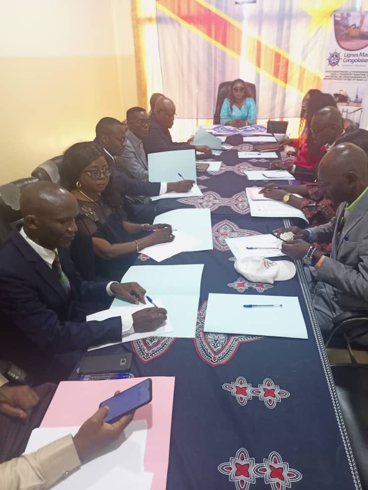 LmcRDC's tweet photo. POURSUIVANT SA MISSION D’ITINÉRANCE AU KONGO-CENTRAL, GISÈLE MBWANSIEM A ÉTÉ TÉMOIN DE L'ACCOSTAGE DU NAVIRE AAL MARS

Service Presse &amp; Communication

https://t.co/m9ShpvumCM https://t.co/EnEuIKOJs6