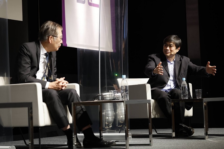 icf_tokyo's tweet photo. ICF2022に登壇した伊藤穰一 @Joi はMITでは98名のノーベル賞受賞者を輩出したが、そのうち6,7割は自閉症もしくはそうした傾向があるかもしれないとコメント。こうした人々は何かにはまることがあるのでそれを誰かが押してあげると高いレベル迄伸びるのではないか。https://t.co/2BQOsgQOKq #icf_tokyo https://t.co/8hRQucUAa3