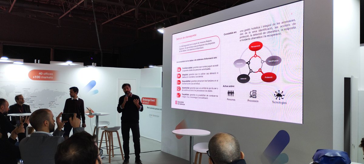 hedylalogistics's tweet photo. Un pequeño resumen de lo que ayer sucedió en #IoT2023

#IoT, #gemelosDigitales, #IA, #RealidadAumentada, #RealidadVirtual y todas las #innovaciones desarrolladas con #tecnología se han mostrado durante estos tres días en el @IOTSWC

¡Gracias por acompañarnos!

#IOT #AILogistictis https://t.co/xaHVVG2Ja9