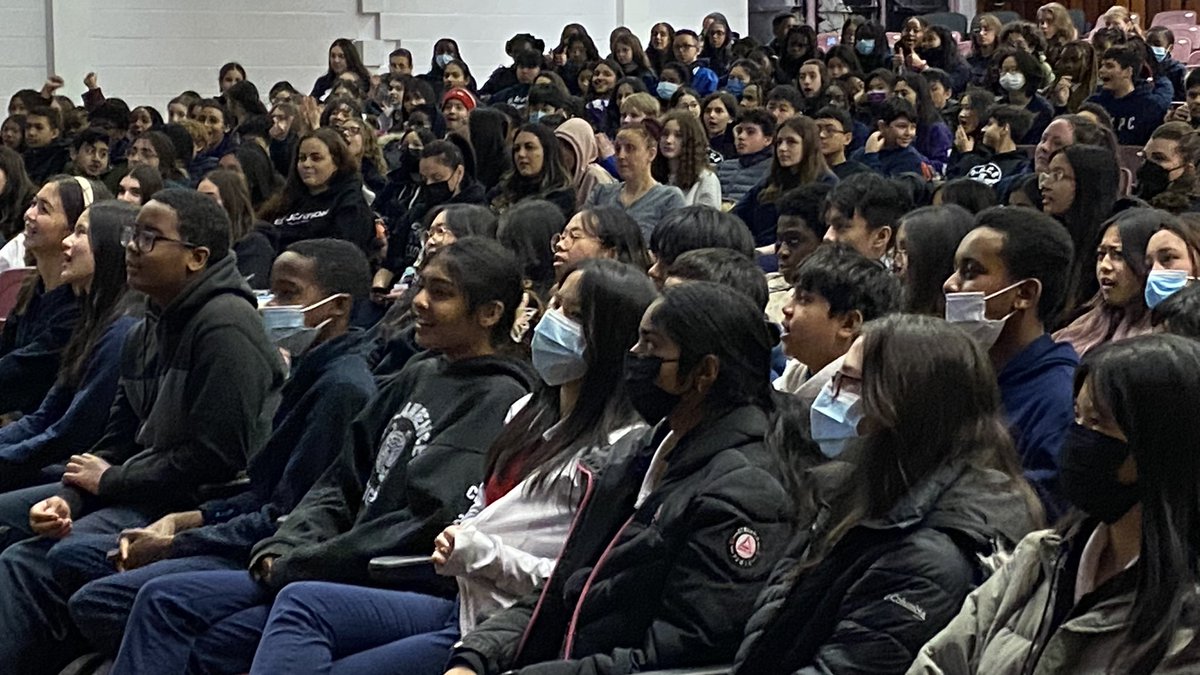 MICHAELaCACCAMO's tweet photo. Awesome day: elementary Catholic student leaders from across the @TCDSB coming together at the iLITE event, learning how to bring our Pastoral Plan to life- Walking with Christ, with Eyes of Faith and Hope, Hearts of Kindness and Love, Minds of Justice and Peace! #TCDSBwithChrist https://t.co/kOovI7LKZ2