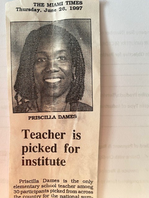 DamesPriscilla's tweet photo. 25 years ago I was on was selected to write the curriculum, African American History for Miami-Dade County Public Schools.  Then, in 1997, I was one of thirty chosen to write the curriculum for the country. We were sent to DC.   It was one of the most amazing experiences. https://t.co/Qu3wuFrtlf
