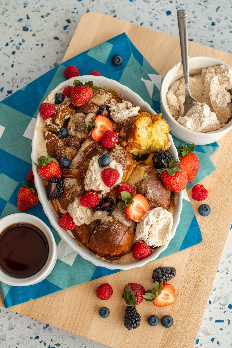 Preparing this Pull Apart French Toast is much easier than traditional French toast. The process is so quick, you will have time to make a sweet cinnamon whipped cream to dollop over the fluffy,  <a href="/ImperialSugar/">Imperial Sugar</a> sugary crispy pieces.  
Recipe: nibblesandfeasts.com/2023/02/pull-a… #ad