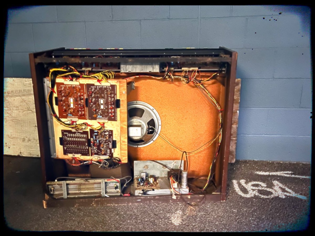 bdbdb's tweet image. Broken stuff 

#brokenstuff #trash  #symbolism #art #symbolic #metaphor #🇺🇸