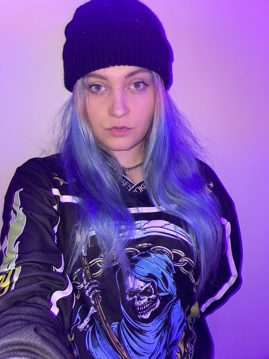 | 🌸Datgurlsk8tin🌸 tweet media