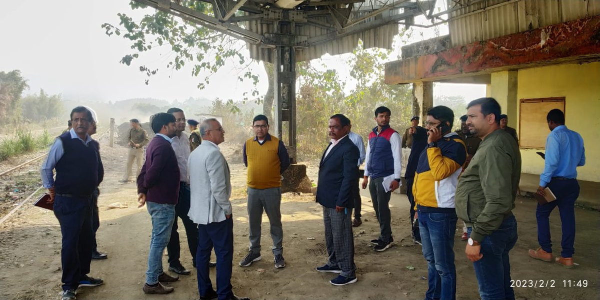 drm_tsk's tweet photo. As a part of periodical safety inspection, DRM/TSK along with Branch Officers inspected Bhojo, Lakwa and Tuli goods siding. Safety counselling to supervisory staff as well as inspection of existing infrastructure, amenities and goods siding was done during the inspection. @gm_nfr https://t.co/LMDZl3Ti6d