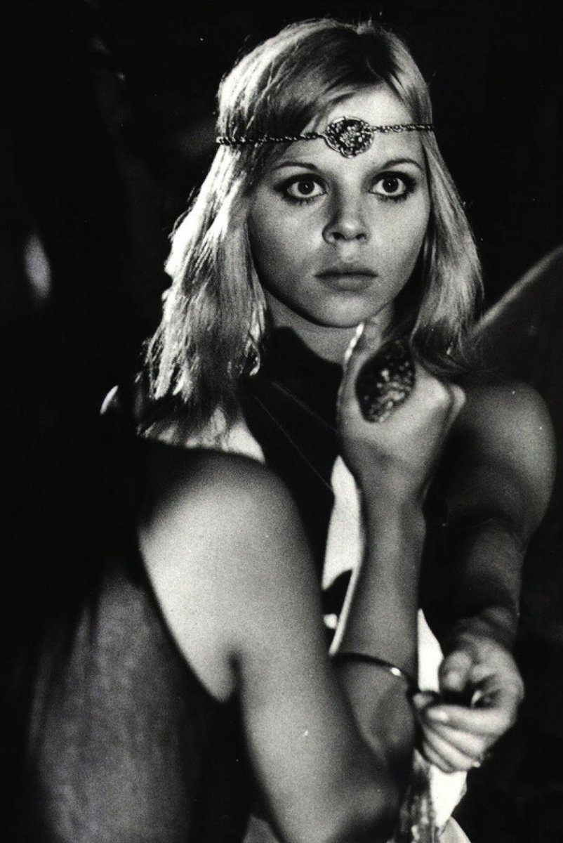 93DWTW's tweet photo. Marie-Pierre Castel mesmerizes in this eerie still from the 1971 French vampire film, Le frisson des vampires, directed by Jean Rollin. https://t.co/g6njQ9PJbC