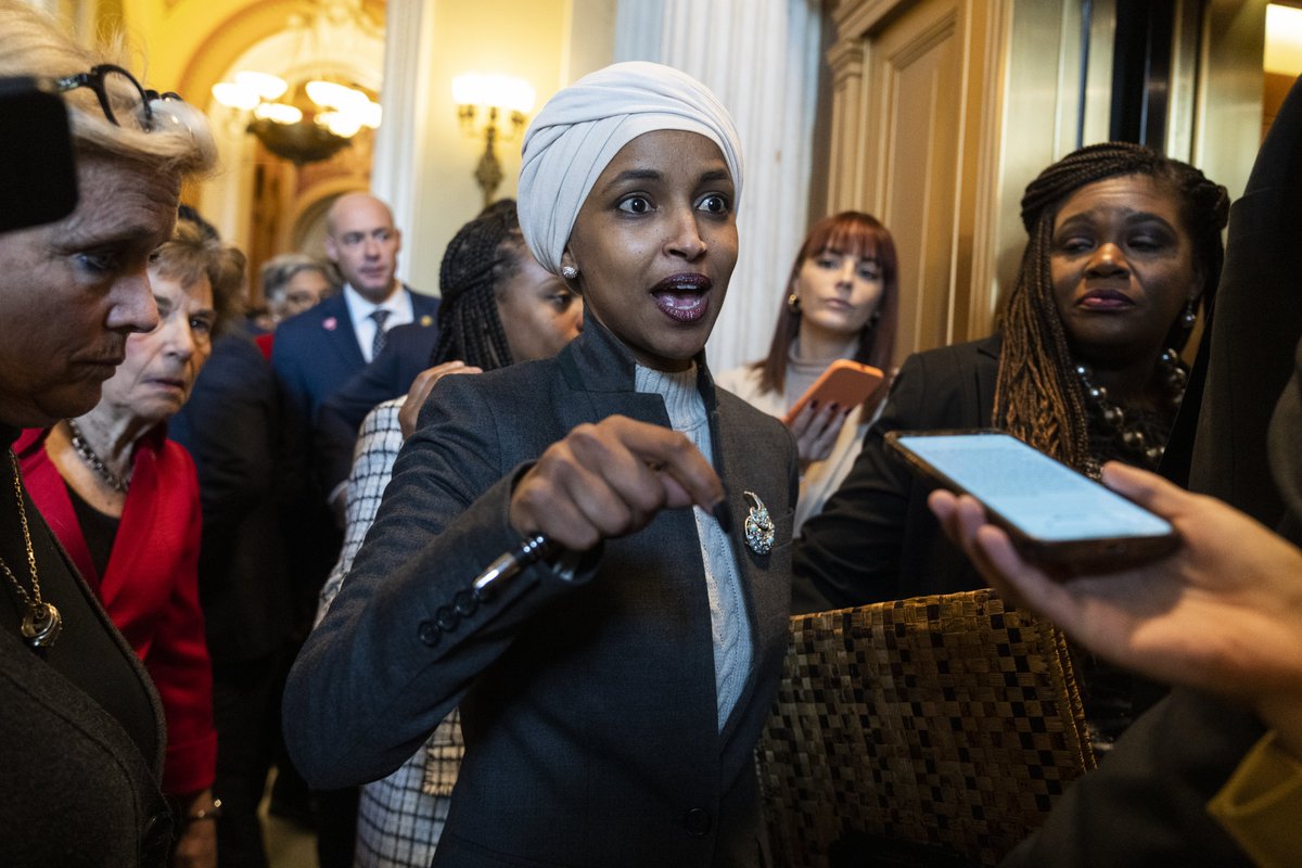 美众议院投票将奥马尔从外交事务委员会除名】周四，美国众议院以218票赞成、211票反对的投票结果，将民主党众议员伊尔汗·奥马尔从众议院 外交事务委员会中除名。https://t.co/WFC2XqfjnQ