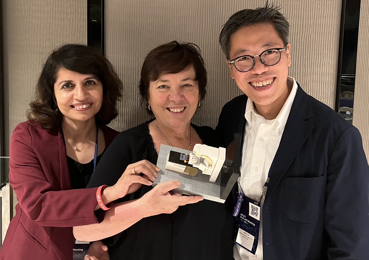 JulieMcCrossin's tweet image. Our challenge for #WorldCancerDay is to improve access to #radiationtherapy in our region. Malti Sachdev in Delhi, India &amp;amp; Kevin Lo in Hong Kong are working to #CloseTheCareGap ☢️ Thank you! ⁦@VarianMedSys⁩ ⁦@TargetingCancer⁩ #radonc #mesphys #rtt